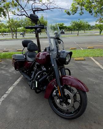 HARLEY-DAVIDSON ROAD KING SPECIAL 